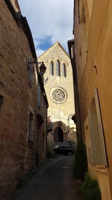 Aux Portes De L'Abbaye Saint-Cyprien  Esterno foto