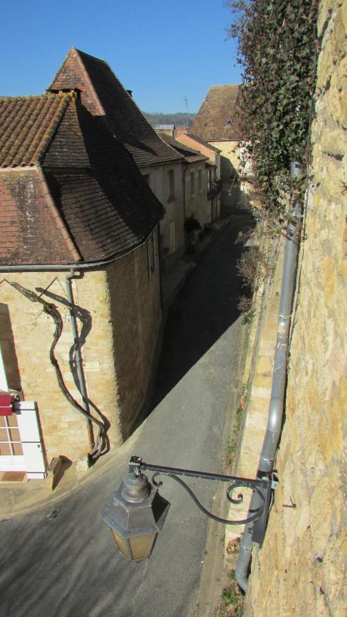 Aux Portes De L'Abbaye Saint-Cyprien  Esterno foto